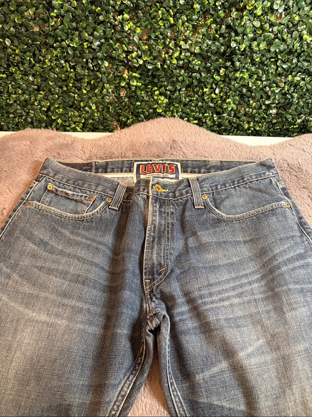 Levi's Vintage 514 Straight Men Jeans Size 38 x 30 - Picture 2 of 6